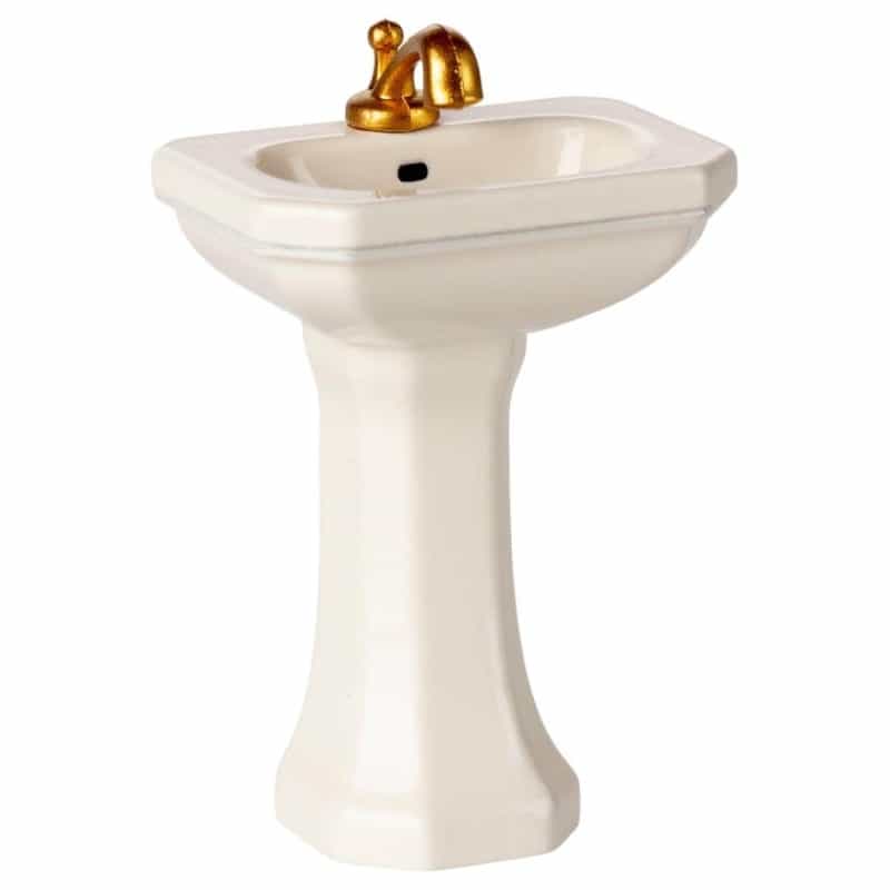 Mouse-Sized Bathroom Sink