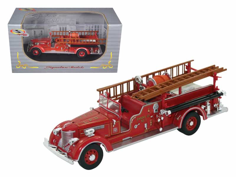 1939 Packard Fire Engine Truck Red 1/32 Diecast Model By Signature Models
