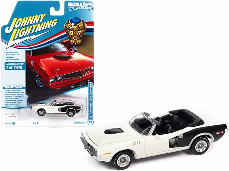 1971 Plymouth Barracuda Convertible Sno White With Black Hemi Side Billboards "Class Of 1971" Limited Edition To 7418 Pieces Worldwide "Muscle Cars Usa" Series 1/64 Diecast Model Car By Johnny Lightning