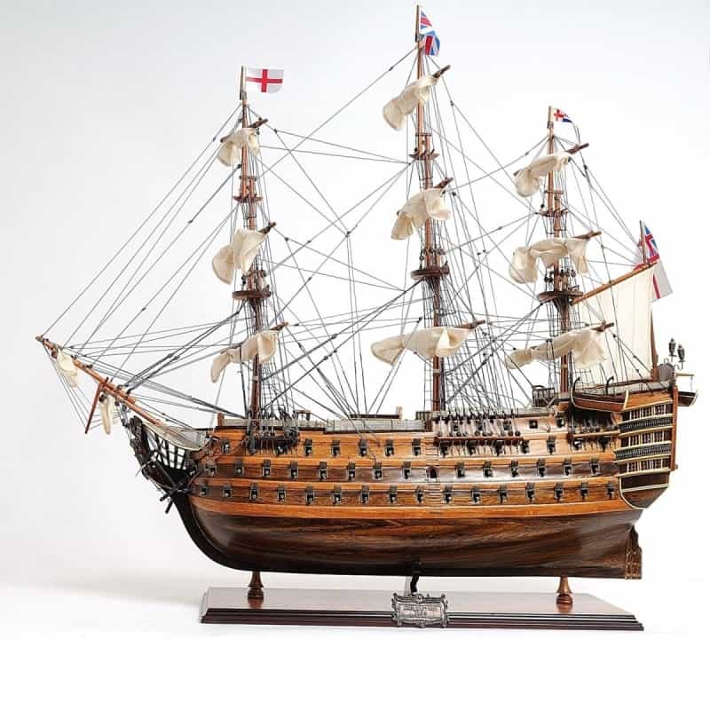 Old-Modern Handicrafts "Hms Victory" (Mid Size Ee), Fully-Assembled Ship Model